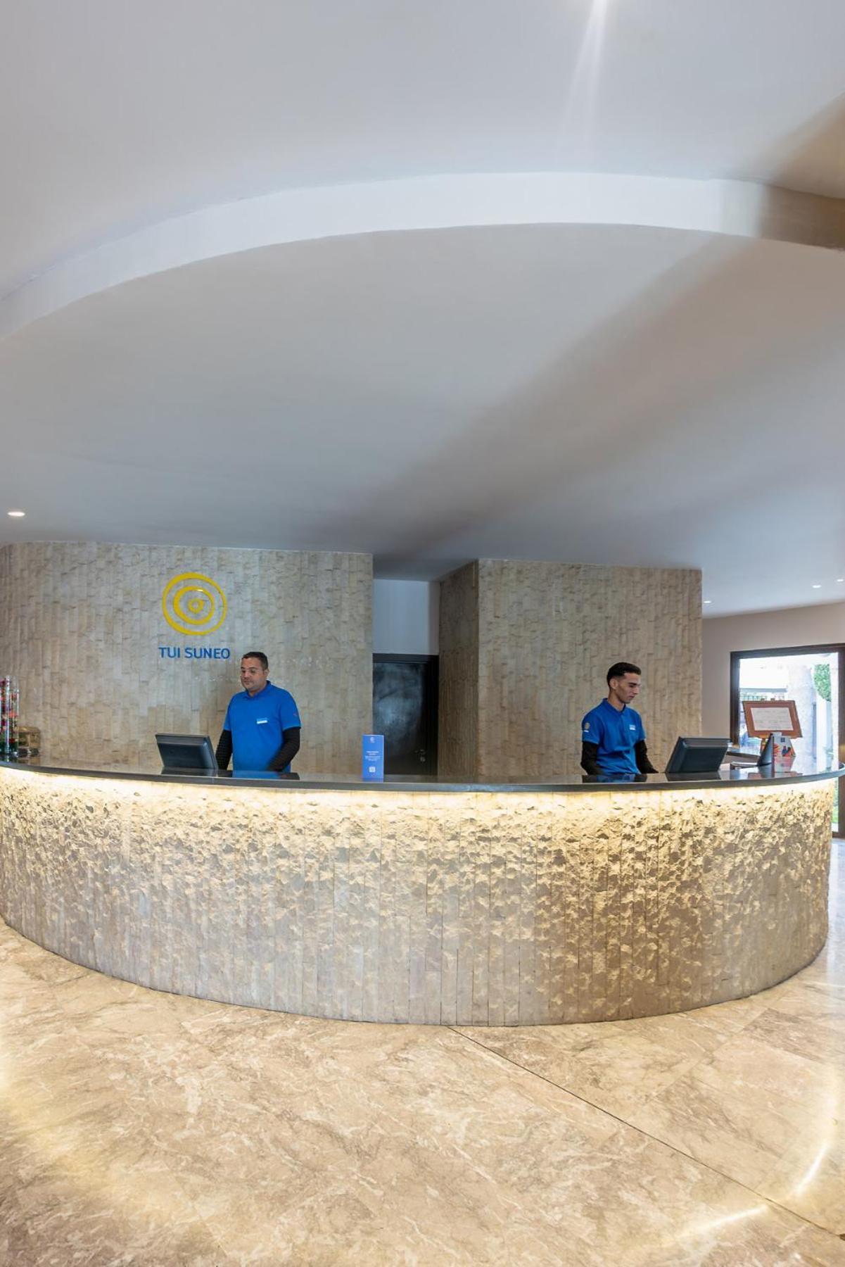 Tui Suneo Kenzi Europa Hotel Agadir Exterior photo Reception desk at the airport